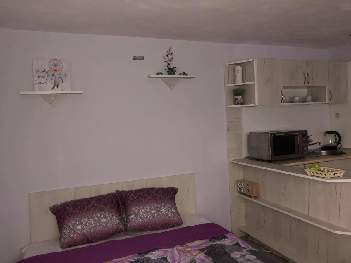 Comfy Studio Apartment By The Flower Market Várna Kültér fotó
