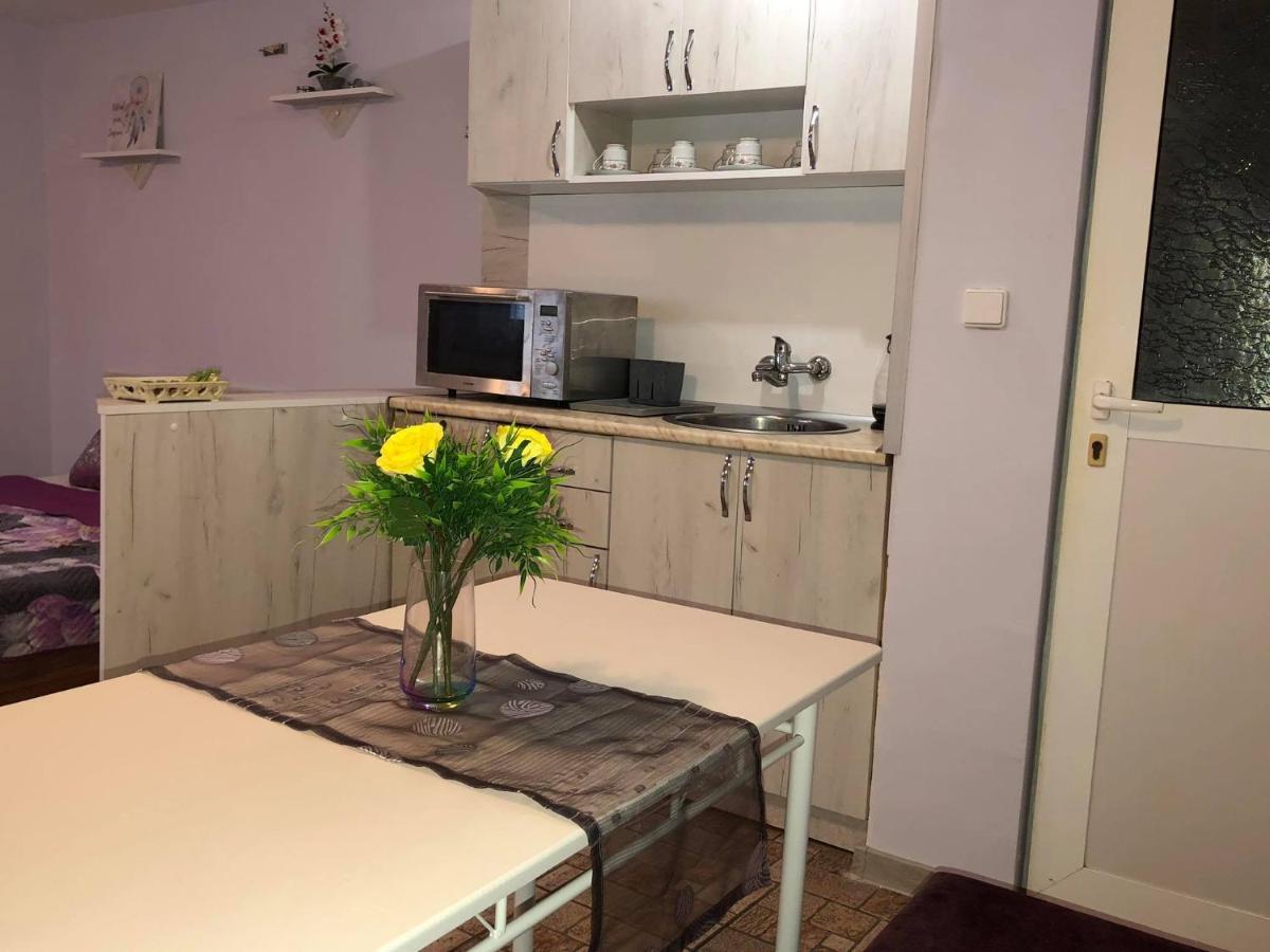 Comfy Studio Apartment By The Flower Market Várna Kültér fotó